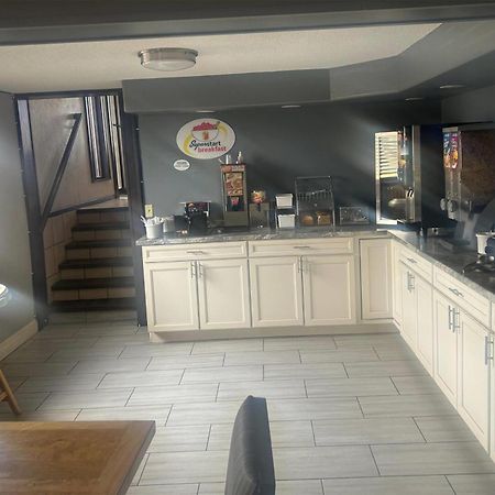 Super 8 By Wyndham Miles City Eksteriør billede