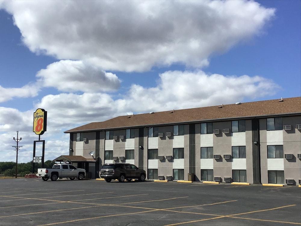 Super 8 By Wyndham Miles City Eksteriør billede