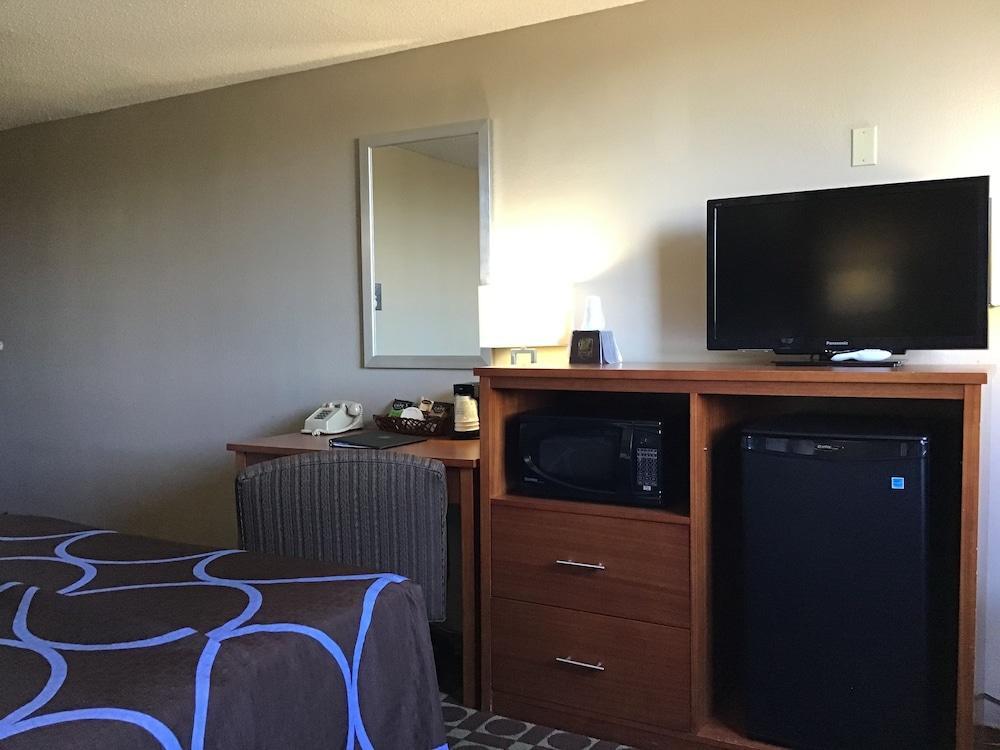 Super 8 By Wyndham Miles City Eksteriør billede