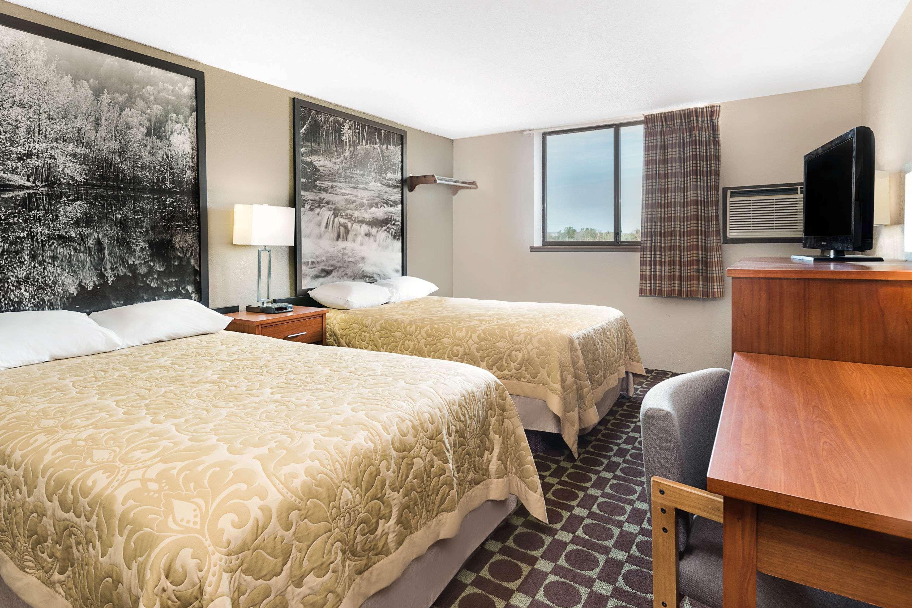 Super 8 By Wyndham Miles City Eksteriør billede