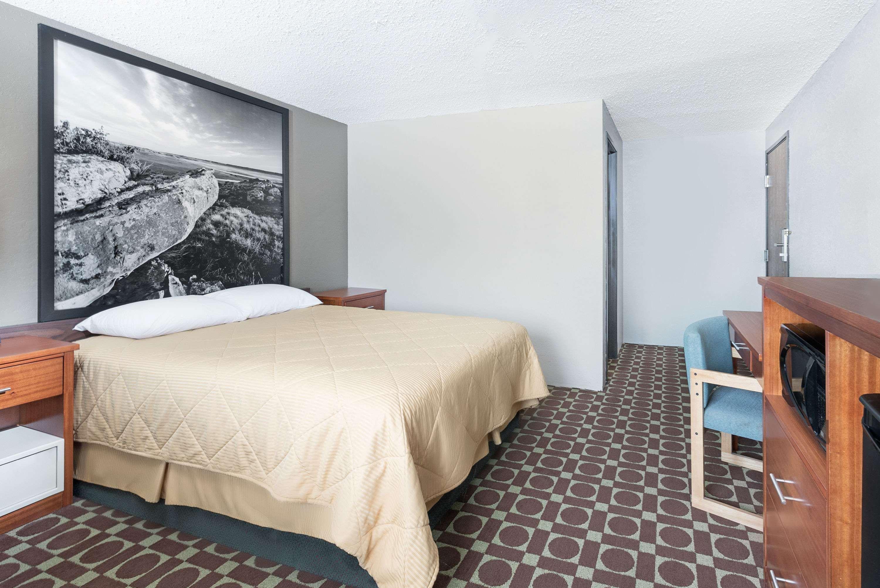Super 8 By Wyndham Miles City Eksteriør billede