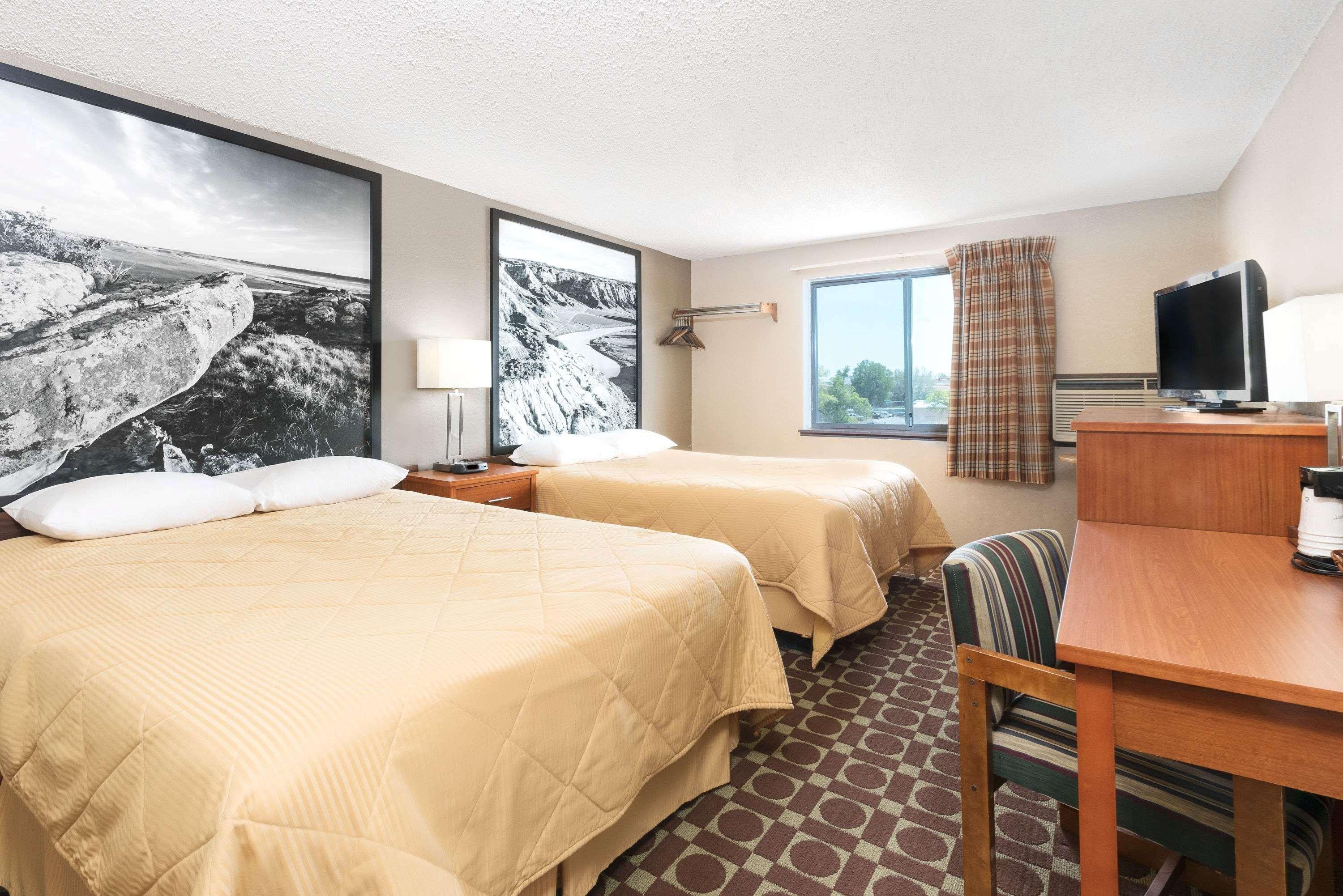 Super 8 By Wyndham Miles City Eksteriør billede