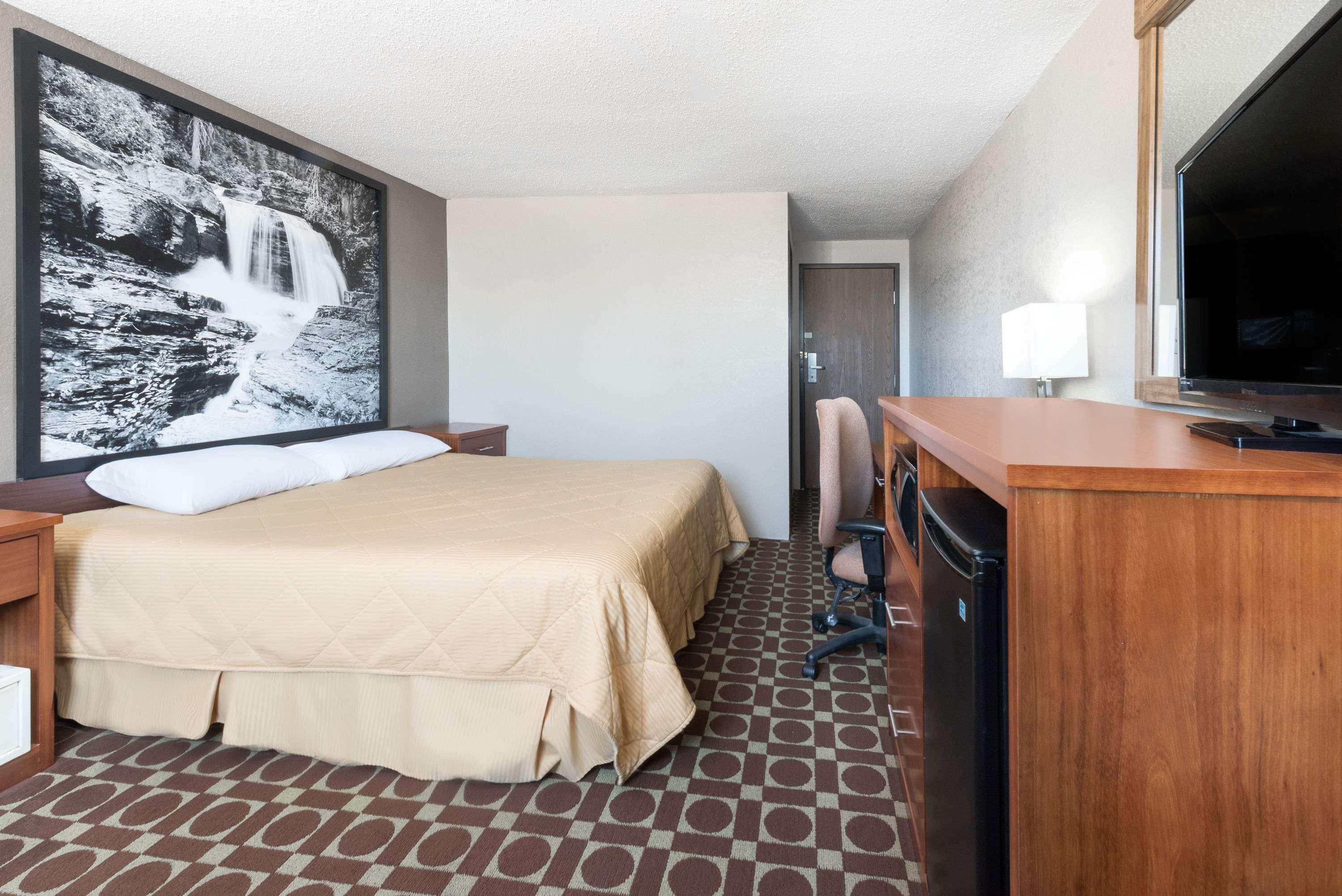 Super 8 By Wyndham Miles City Eksteriør billede