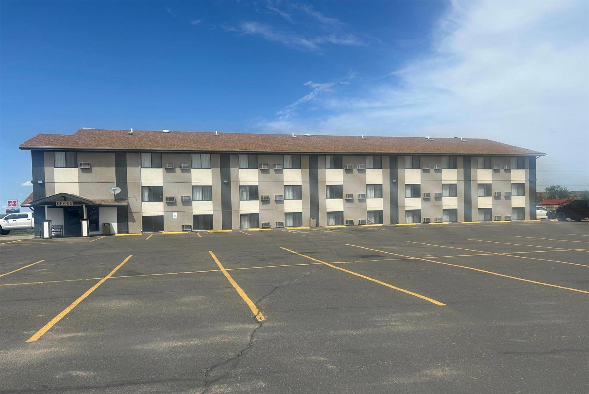 Super 8 By Wyndham Miles City Eksteriør billede
