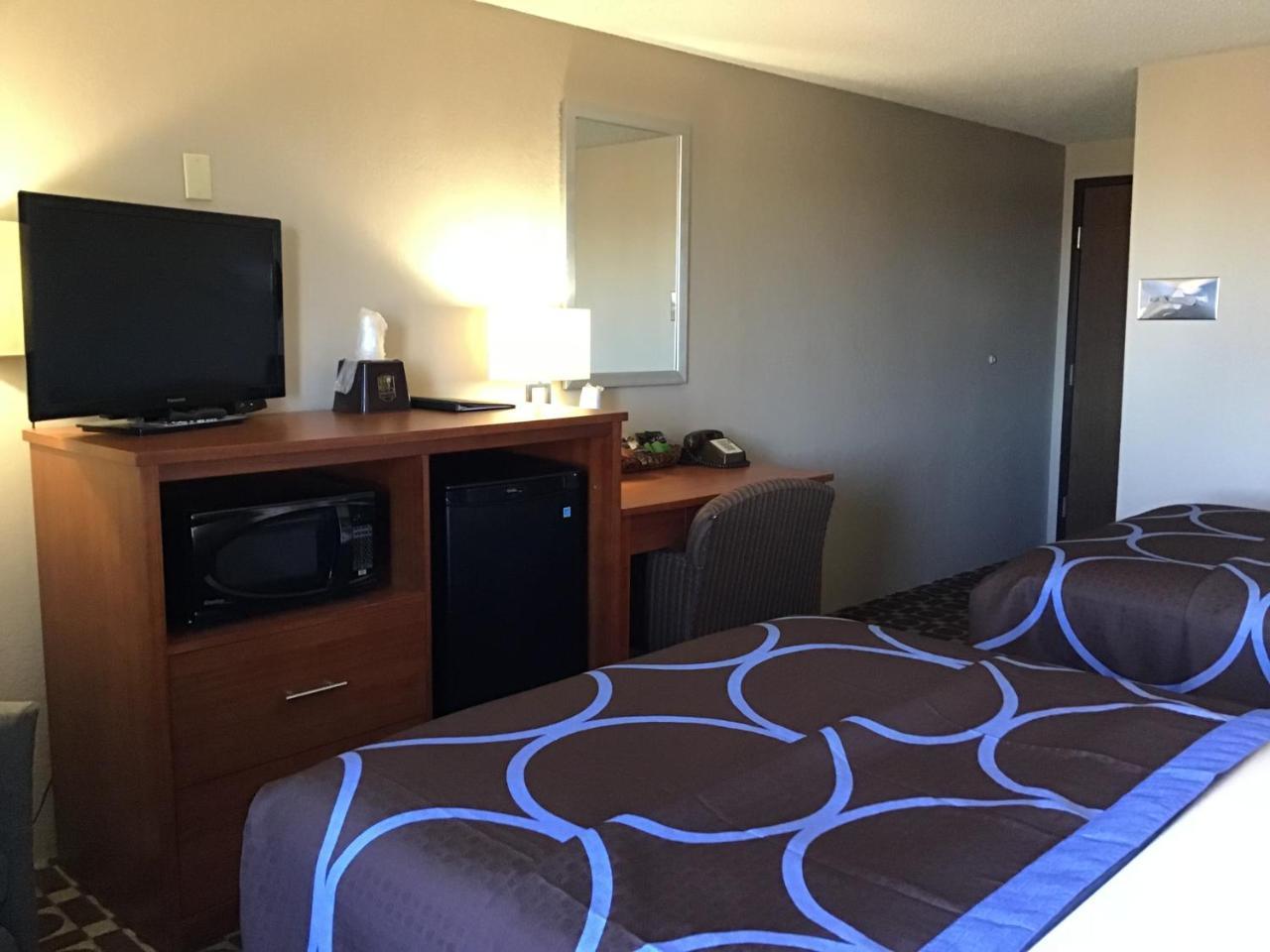 Super 8 By Wyndham Miles City Eksteriør billede